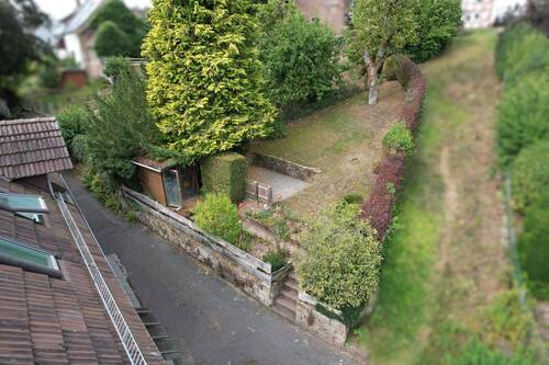 Garten mit Terrasse - 7 Zimmer Doppelhaushälfte in Derental