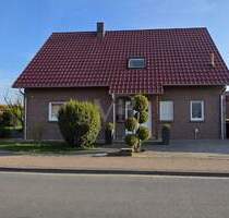 Verklinkertes Einfamilienhaus in Holzständerbauweise (Gussek) in Feldrandlage - Springe / Eldagsen