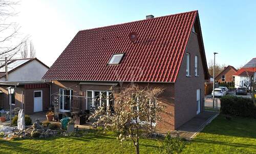 Titelbild - 6 Zimmer Einfamilienhaus zum Kaufen in Springe / Eldagsen