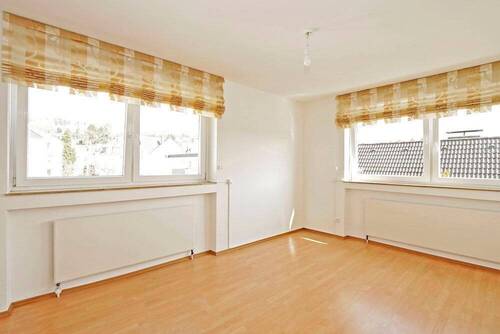 Arbeitszimmer mit viel Licht - 