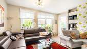 Wohnzimmer 1 - 3-Zimmer-Wohnung: Stilvoll wohnen zwischen Balkon und Loggia - in unmittelbarer Nähe zum Bürgerpark