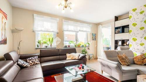 Wohnzimmer 1 - 3-Zimmer-Wohnung: Stilvoll wohnen zwischen Balkon und Loggia - in unmittelbarer Nähe zum Bürgerpark