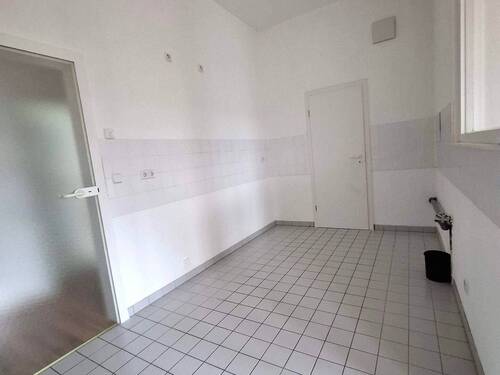 Küche mit Abstellkammer - Etagenwohnung mit 95,60 m² in Chemnitz zur Miete