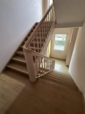 Treppenhaus - 3 Zimmer Etagenwohnung zum Kaufen in Jena