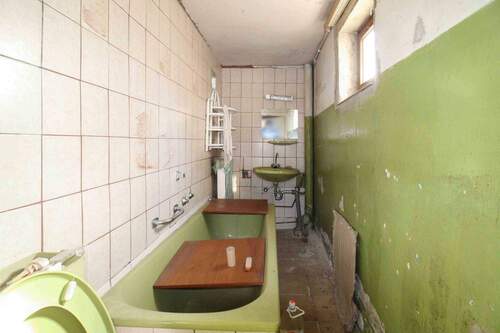 Badezimmer - 1 Zimmer Mehrfamilienhaus, Wohnhaus in Elze