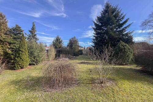 Grundstück - Baugrundstück mit ca. 674 m² in zweiter Reihe nach § 34 BauGB - kurzfristig zu bebaubar