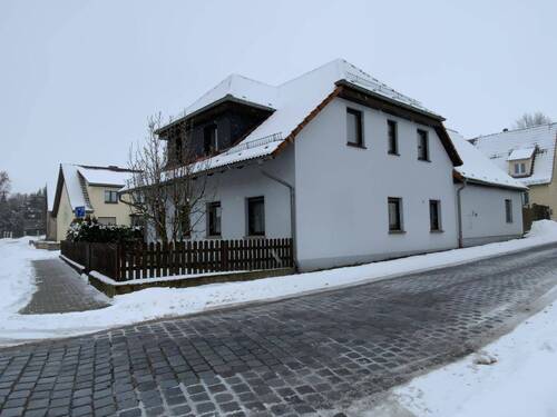 Eckgrundstück - Einfamilienhaus mit 145,00 m&sup2; in Ilmtal-Weinstraße zum Kaufen