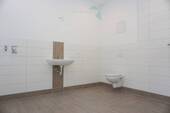 Badezimmer mit Fenster - 