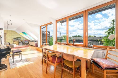 Wohn- und Esszimmer - 3 Zimmer Etagenwohnung zum Kaufen in Berlin
