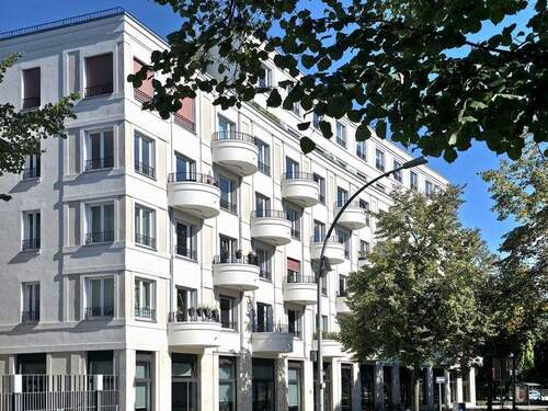 Hausansicht - 2 Zimmer Etagenwohnung zum Kaufen in Berlin