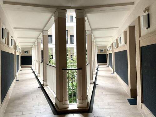 Zugang über Innenhof - 