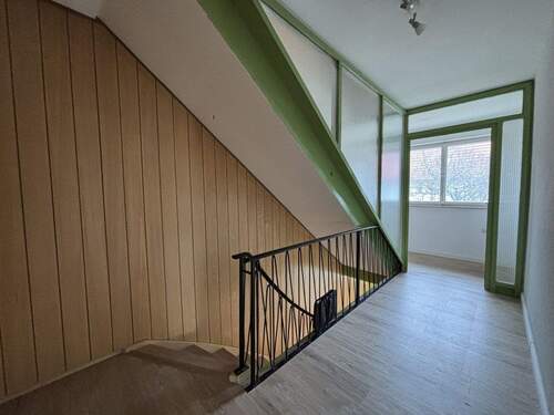 Flur - Treppenaufgang - 