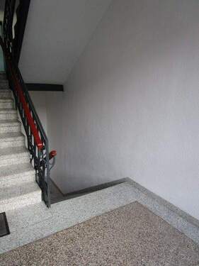 Treppenhaus - Etagenwohnung mit 101,60 m&sup2; in Chemnitz zur Miete