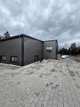 Bild 1 - Vielseitige Gewerbehalle + riesige Hoffläche