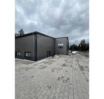 Vielseitige Gewerbehalle + riesige Hoffläche - Schömberg Langenbrand