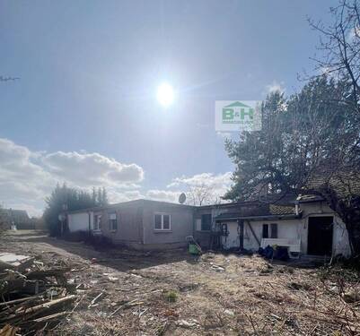 Hausansicht Bestand - Einzigartiges Grundstück in absoluter Alleinlage – Bungalow in Dessau-Ziebigk mit 4.881 m² Grundstück
