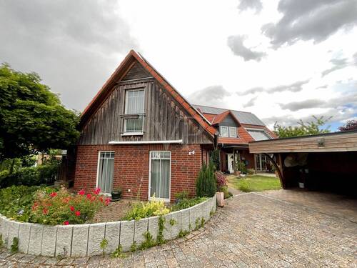 Ansicht Einliegerhaus - 8 Zimmer Einfamilienhaus zum Kaufen in Springe / Gestorf