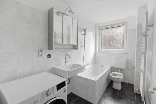 Badezimmer - Etagenwohnung mit 75,00 m&sup2; in Berlin zum Kaufen