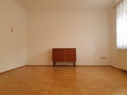 EG, Wohnung re: Zimmer 1 - 