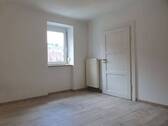OG, Wohnung re.: Zimmer 1 - 