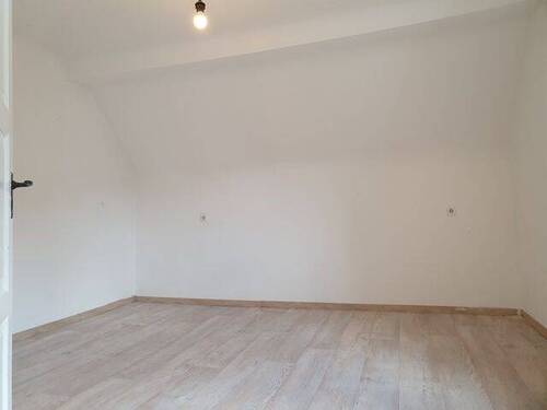 OG, Wohnung re.: Zimmer 1 - 