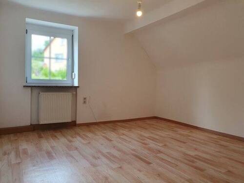 OG, Wohnung re.: Zimmer 3 - 