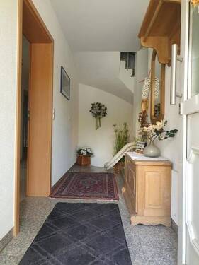 EG: Hauseingang - 1 Zimmer Mehrfamilienhaus, Wohnhaus zum Kaufen in Reichenberg