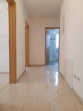 EG, Wohnung li.: Flur - 