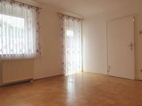 EG, Wohnung re.: Zimmer 1 - 