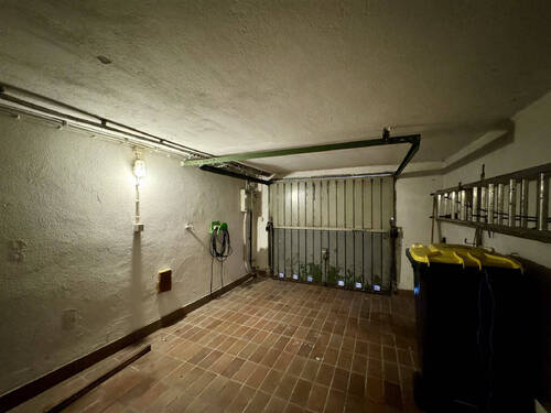 Garage mit Zugang ins Haus - 