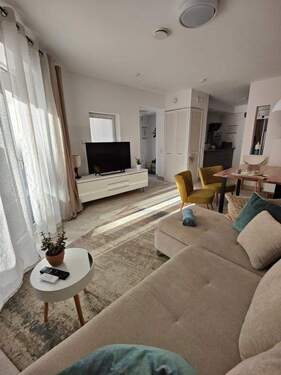 Wohn/Essbereich - Attraktiver 2-ZKB Bungalow mit Terrasse