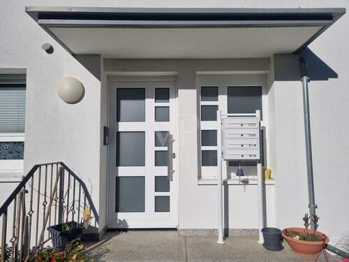 Eingangsbereich - 4 Zimmer Etagenwohnung in Niefern-Öschelbronn