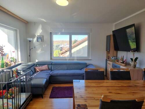 Wohnbereich - Etagenwohnung mit 100,00 m² in Niefern-Öschelbronn zur Miete