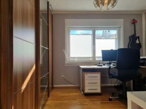 Arbeits- oder Gästezimmer - 