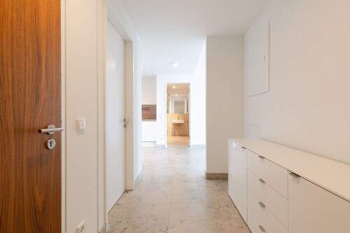 Diele - 2 Zimmer Etagenwohnung zur Miete in Frankfurt am Main