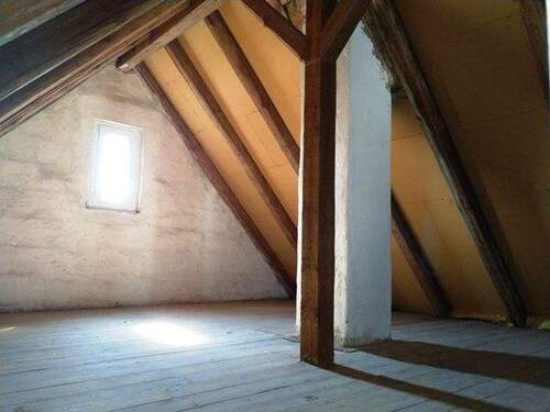 ausbaufähiger Dachboden - 