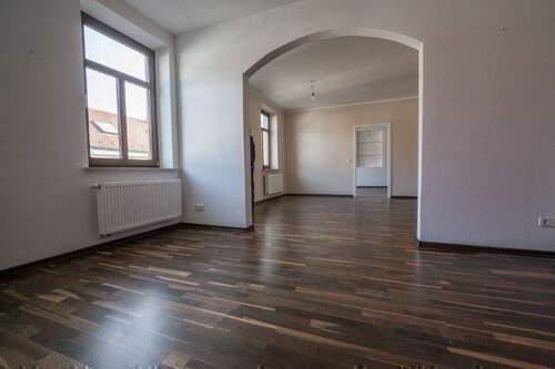 Wohnzimmer. - Mehrfamilienhaus, Wohnhaus zum Kaufen in Forchheim