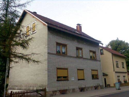 Hausansicht - 2 Zimmer Etagenwohnung zur Miete in Ilmenau-Manebach