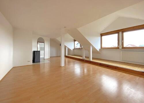 Wohn-/Essbereich - 4 Zimmer Etagenwohnung zum Kaufen in Hemhofen