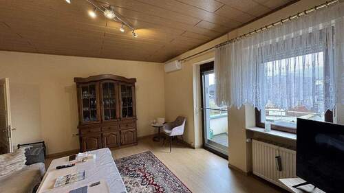 Wohnzimmer - 4 Zimmer Etagenwohnung zum Kaufen in Konz