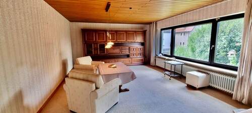 Wohnzimmer im Erdgeschoss Blick in den Garten.jpg - 
