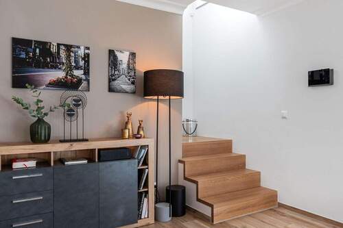 Treppe in Richtung OG - 