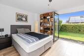 Eins der 2 Schlafzimmer im UG - 