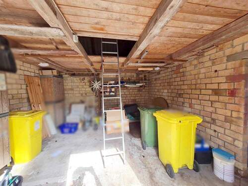 Innenansicht des vorderen Bereiches vom Schuppen - 