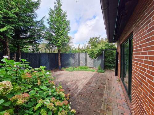 Die Terrasse von der anderen Seite - 