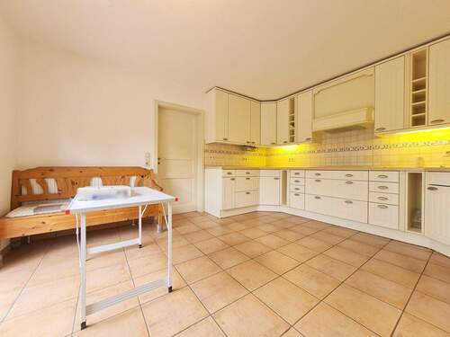 Lichtdurchflutete Küche - 