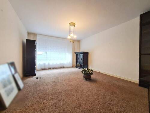 Durchgangswohnzimmer oder z.B. Büro - 