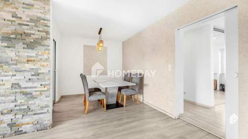 Wohnzimmer 3 - 4 Zimmer Etagenwohnung zum Kaufen in München