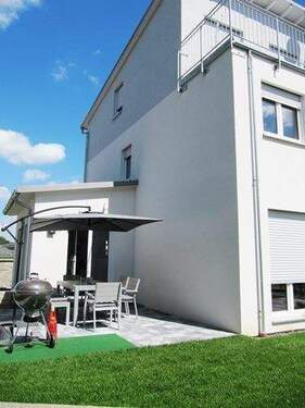 .. Abbildung baugleiches Objekt ! - Modernes Reiheneckhaus mit Garten und sonniger Dachterrasse in begehrter Lage !