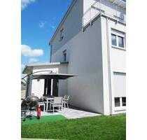 Modernes Reiheneckhaus mit Garten und sonniger Dachterrasse in begehrter Lage ! - Kitzingen